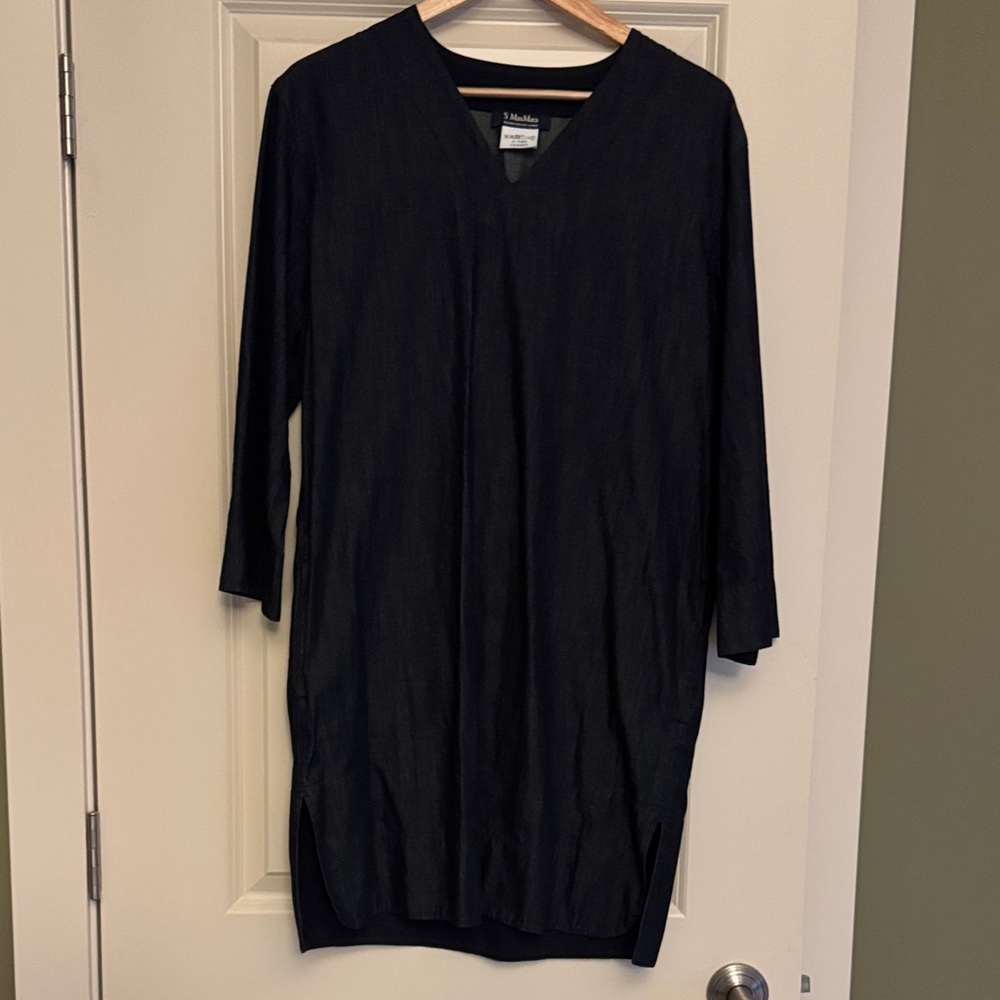 Cute S’Max Mara soft denim dress with pockets and small side slits.